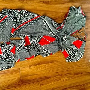 Super cute jumpsuit. Forever 21 New with tags size Medium